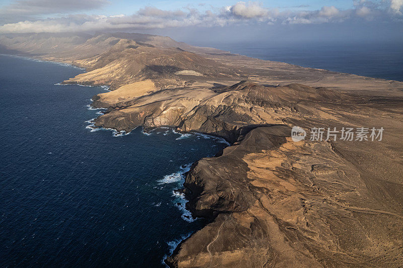 Caleta de la Madera (Wood Bay)鸟瞰图，Jandia, Fuerteventura，西班牙加那利群岛